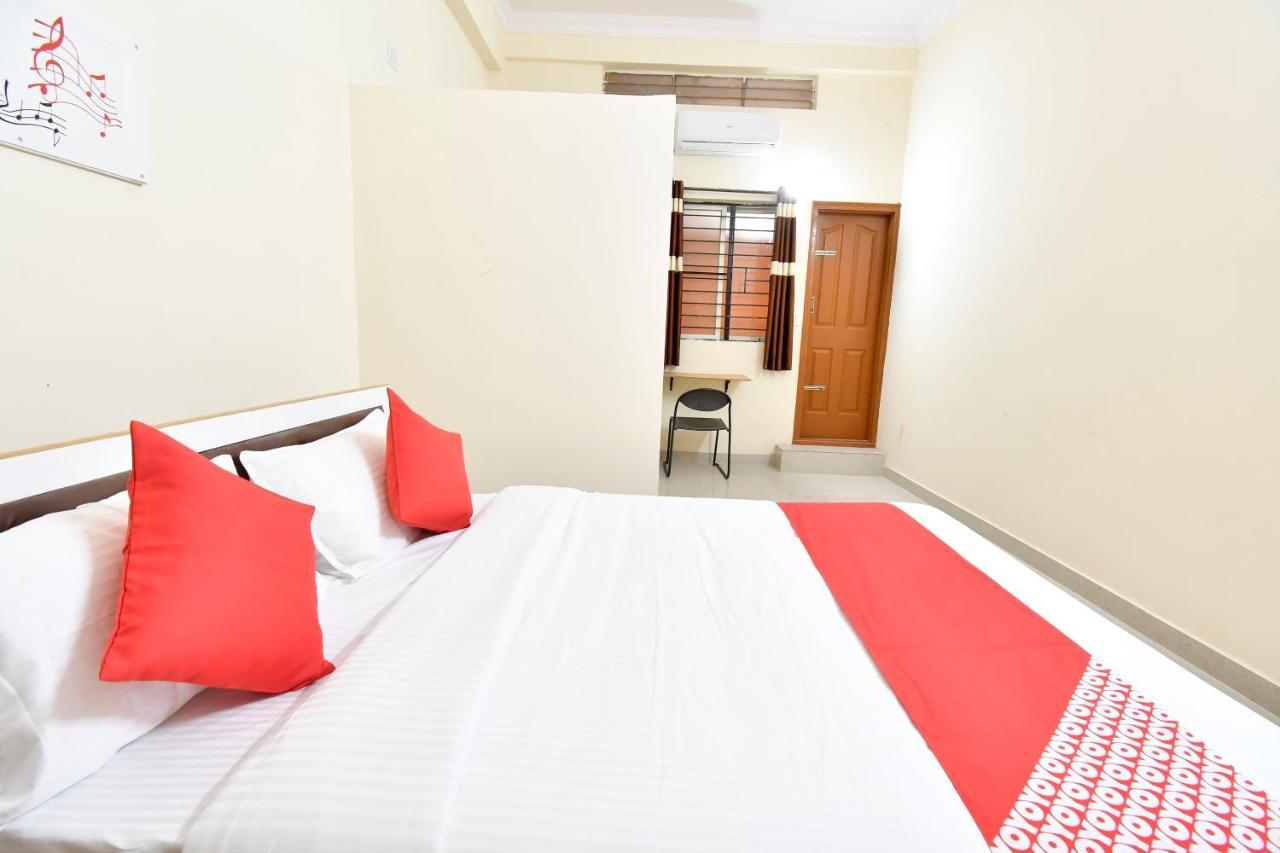 Oyo 44065 Sri Krishna Nilaya Hotel Bangalore Buitenkant foto