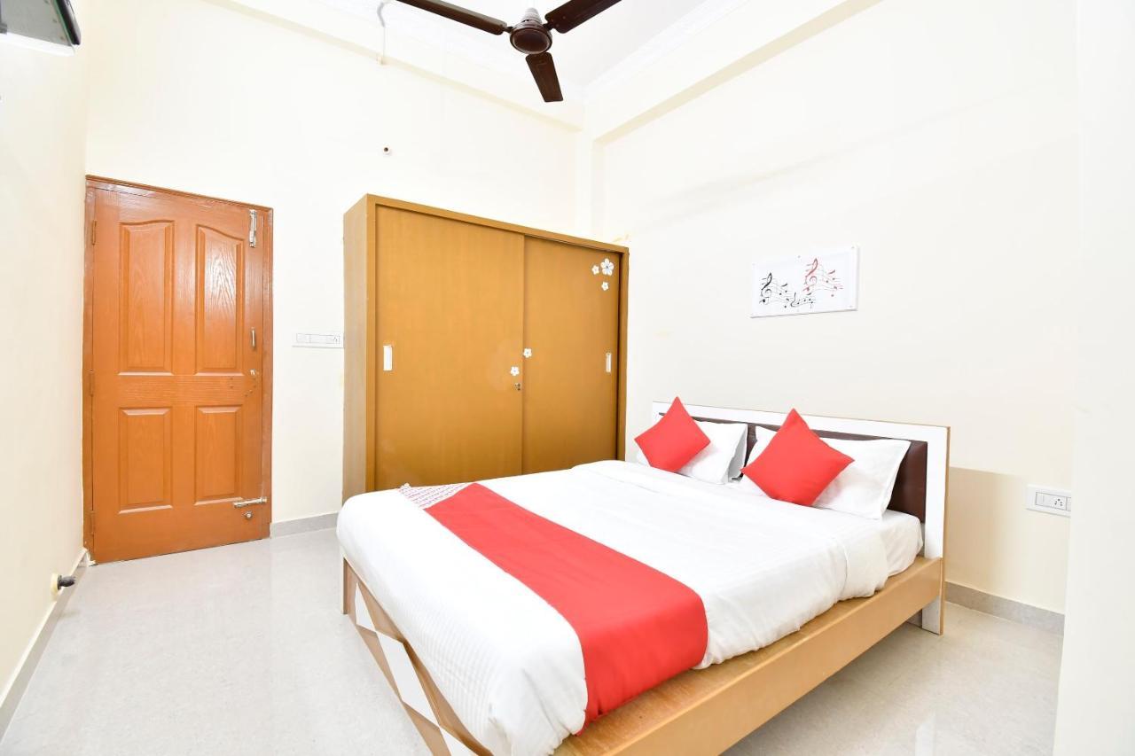 Oyo 44065 Sri Krishna Nilaya Hotel Bangalore Buitenkant foto