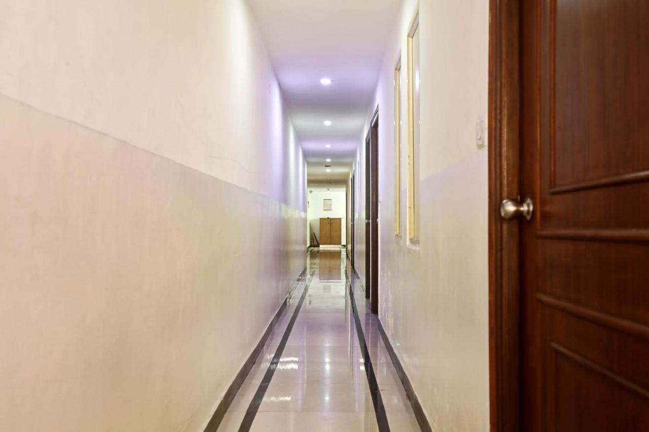 Oyo 44065 Sri Krishna Nilaya Hotel Bangalore Buitenkant foto