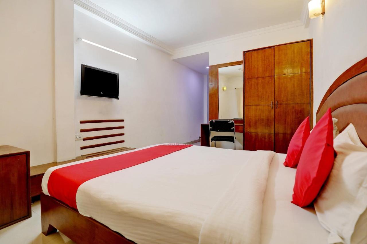 Oyo 44065 Sri Krishna Nilaya Hotel Bangalore Buitenkant foto