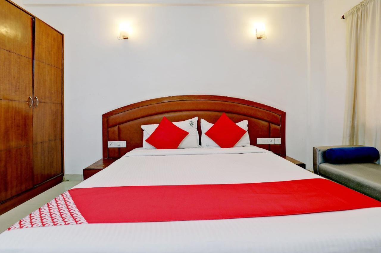 Oyo 44065 Sri Krishna Nilaya Hotel Bangalore Buitenkant foto