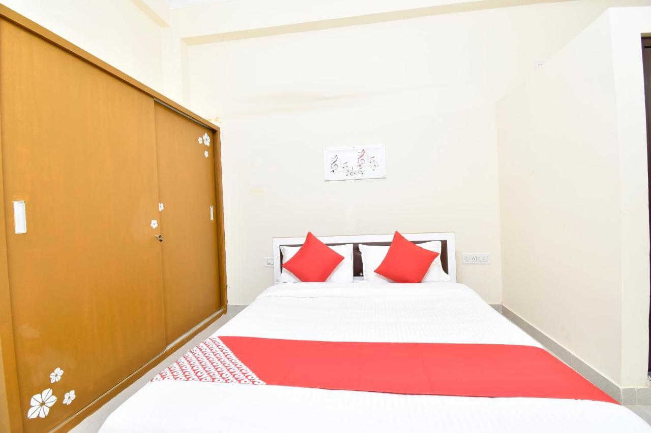 Oyo 44065 Sri Krishna Nilaya Hotel Bangalore Buitenkant foto