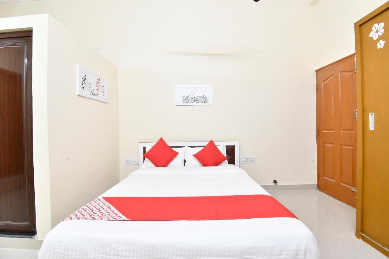 Oyo 44065 Sri Krishna Nilaya Hotel Bangalore Buitenkant foto