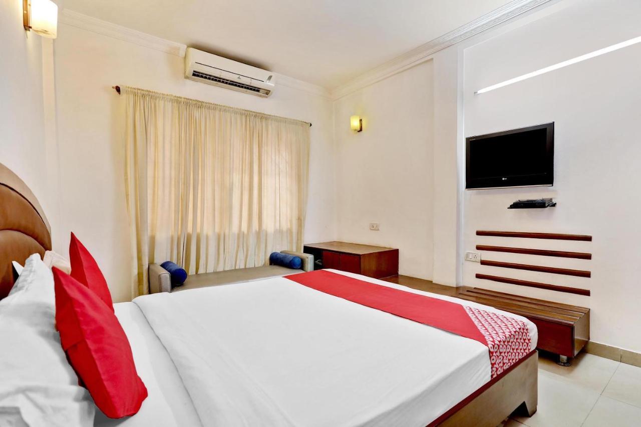 Oyo 44065 Sri Krishna Nilaya Hotel Bangalore Buitenkant foto