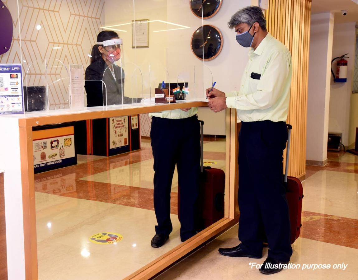 Oyo 44065 Sri Krishna Nilaya Hotel Bangalore Buitenkant foto
